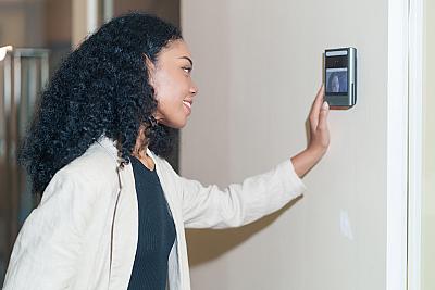 Best Biometric Attendance Machine for Office in UAE